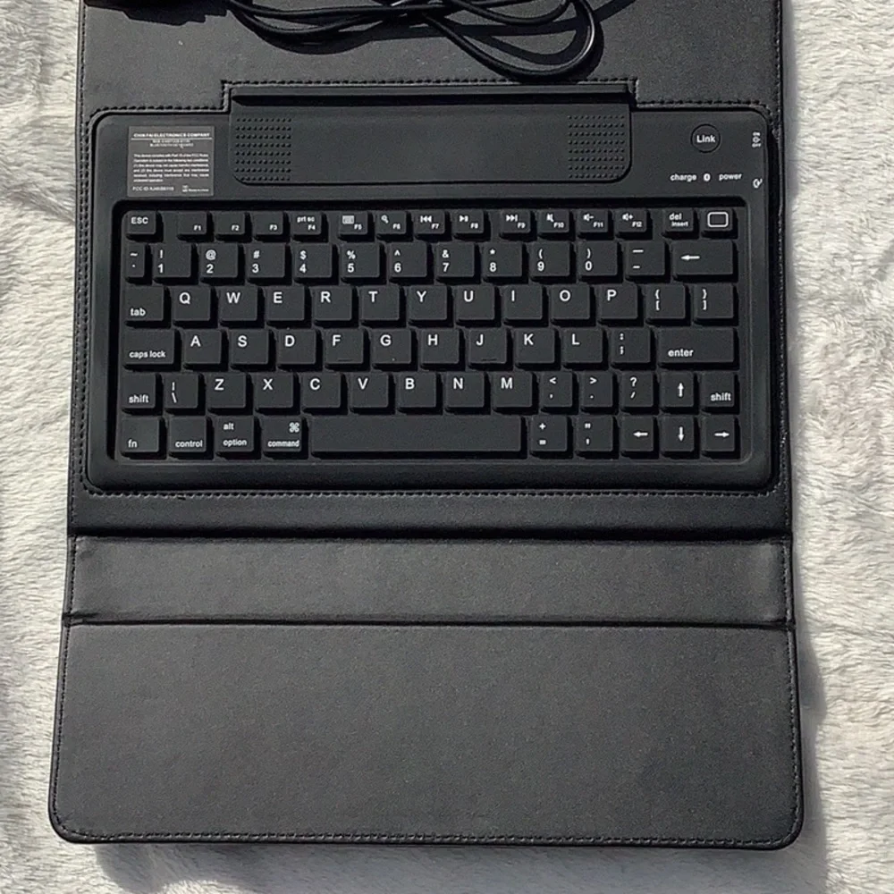iPad Bluetooth Keyboard